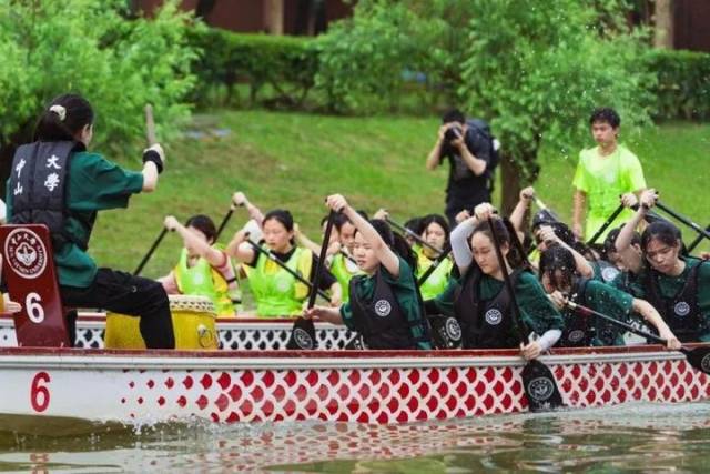 广州校区东校园谷河龙舟 广州校区东校园谷河龙舟