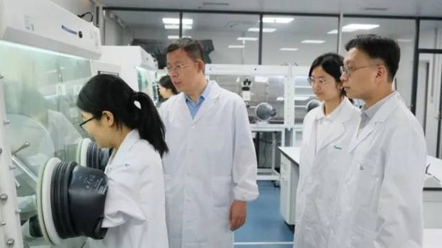 中山大学王猛教授团队发现液氮温区镍氧化物超导体,在基础研究领域实现重大突破 中山大学王猛教授团队发现液氮温区镍氧化物超导体,在基础研究领域实现重大突破