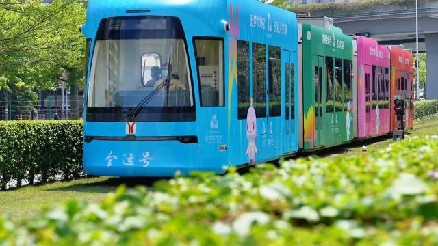 开幕倒计时200天！广州“全运号”有轨电车刚刚发车了